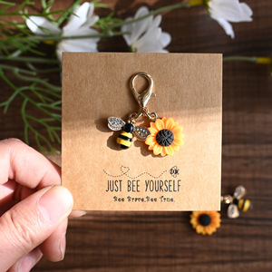 Versatile Fashion Keychain,New Style Versatile Fashion Alloy Drip Oil Sunflower <b>Bee</b> Hive Keychain | Teacher's Day <b>Gift</b> - Product Image 6