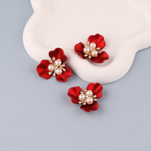 Accesorio para el Cabello con Flor Roja, Perlas de Imitación y Diamantes de Imitación, Adorno Nupcial, Material de Resina Plástica, Yiwu Primavera 2024 - Product Image 5