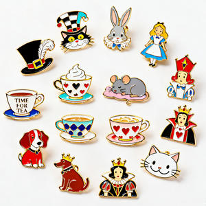 Exquisito regalo de PIN de metal, recuerdo de reunión de amigos, fecha personalizada y apodo disponibles - Product Image 1