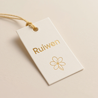 Étiquettes suspendues personnalisées en papier offset et papier kraft pour vêtements avec logo, étiquettes en carton, impression offset