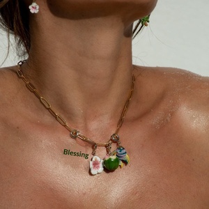 Colgante de Acero Inoxidable con Diseño de Vida Marina en Color Oro de 18K para Mujer, con Electroplacado al Vacío - Product Image 4