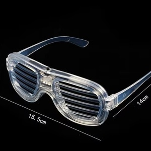 Gafas de Sol con Luces LED para Niños y Adultos, Accesorios Brillantes de Moda para Halloween, Navidad, Fiestas de Cumpleaños, Hechas de Plástico - Product Image 6