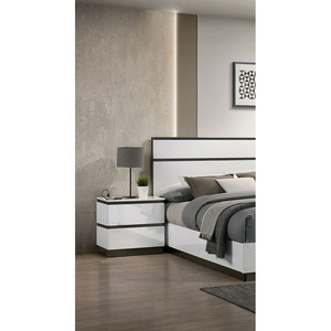 DB Contemporary Mesita de Noche Blanca de alto brillo de 1 pieza con detalles metálicos Mesita de noche Puerto USB Muebles de dormitorio para uso doméstico - Product Image 3