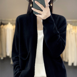 เสื้อคาร์ดิแกนไหมพรมแฟชั่นสำหรับผู้หญิงทรงหลวมสไตล์ลำลอง อุ่นสบาย คอลเลคชั่นใหม่ประจำฤดูใบไม้ร่วง/ฤดูหนาว - Product Image 5