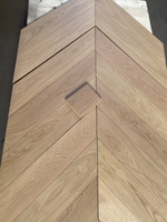 Parquet en bois d'ingénierie de luxe, chêne européen, chevron, 15 mm, système à languettes et rainures, finition brossée AB, multicouche