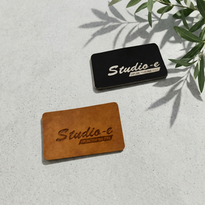 Parche de Cuero con Logotipo Impreso en Letra Cursiva, Multiusos, Duradero, de Alta Calidad, Personalizable - Product Image 4