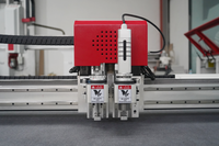 Cutter CNC à couteau oscillant sur portique, machine de découpe numérique à couteau vibrant pour mousse, cuir, carton, panneau alvéolé, EVA