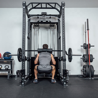 Rack de musculation robuste avec entraîneur fonctionnel intégré, système de poulies à double câble pour tractions dorsales, idéal pour les entraînements de force à domicile