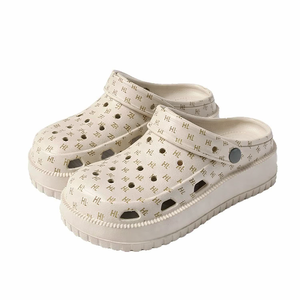 Sabots pour femmes à semelle épaisse, avec logo personnalisé, résistants aux odeurs, respirants, en EVA, imperméables, sandales de plage d'automne pour femmes enceintes 2026 - Product Image 1