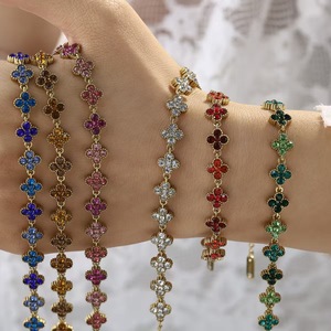 Elegante Bracciale/Collana Tennis da Donna in Acciaio Inossidabile Placcato Oro 18K con Diamanti Disponibile all'ingrosso. - Product Image 4