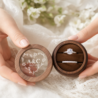 Boîte à bijoux ronde en bois massif avec couvercle transparent, gravure de noms et date pour proposition de mariage, souvenir