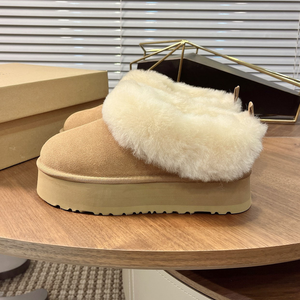 Chaussures en coton doublées de peluche, bottes de neige confortables et respirantes à enfiler, style chunky tendance, pantoufles en fourrure pelucheuse de haute qualité - Product Image 1