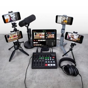 Roland AeroCasterVRC-01 อินเทอร์เฟซเสียงคอนโซลสตรีมมิ่งไร้สายแบบหลายกล้อง สำหรับการสตรีมสด วิดีโอบล็อก และการใช้งานส่วนตัว - Product Image 1