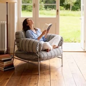 Fauteuil simple en tissu rayé de style vintage, gris et blanc, avec accoudoirs en acier inoxydable, pour salon - Product Image 2