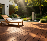 Plancher composite WPC co-extrudé de deuxième génération, résistant à l'eau et aux UV, pour terrasses extérieures modernes et jardins.