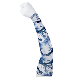 Manguito de compresión OEM de poliéster y elastano con estampado por sublimación UPF50 para baloncesto, juegos, anime, cubre brazo, tatuajes y uso atlético. - Product Image 1