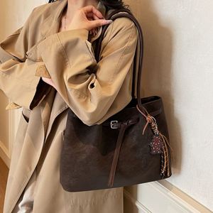 Tassel PU Leather Tote <b>Bag</b> Women <b>Large</b> Capacity Vintage Shoulder Handbag for <b>Work</b> Custom Wholesale - Product Image 4