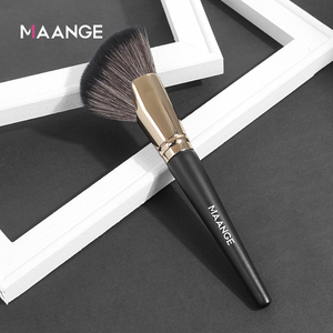 MAANGE Marque privée Outils de maquillage <span class=keywords><strong>Pinceau</strong></span> pour le visage Bande de faucille à biseau unique <span class=keywords><strong>Blush</strong></span> Highlighting Contour Brush Set de pinceaux de maquillage - Product Image 4