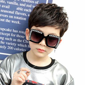 Occhiali da sole firmati per <span class=keywords><strong>bambini</strong></span> occhiali da sole per ragazze con strass protezione Uv 2022 rosa nero occhiali da sole per <span class=keywords><strong>bambini</strong></span> accessori estivi quadrati - Product Image 6