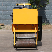 Chine Petite mini machine vibrante hydraulique de compacteur de rouleau de route 550KG 1 tonne rouleau de route de 3 tonnes
