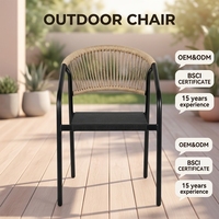 Chaise de salle à manger d'extérieur en acier moderne - Empilable, portable et durable, multifonctionnelle pour la plage, le parc, le jardin