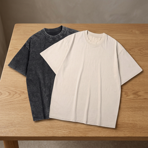 เสื้อยืดคอกลมแขนสั้นโอเวอร์ไซส์ผ้าเจอร์ซีย์คอตตอนพิมพ์ลายสกรีนสำหรับผู้ชายและผู้หญิง ชุด 2 ตัว ดีไซน์เรียบสีดำ - Product Image 3