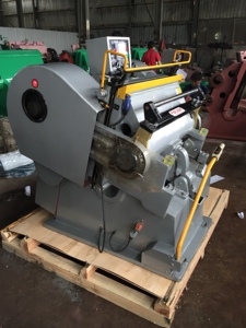 Công nghiệp điện Hướng dẫn sử dụng diecutting hộp carton sóng giấy chết cắt cắt Máy cắt giấy nhăn Máy nhăn - Product Image 3