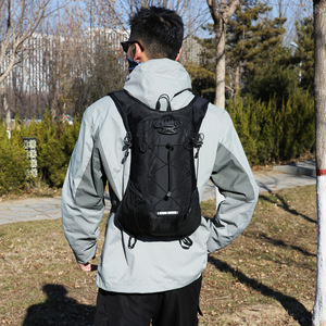 Mochila Ligera Multifuncional Resistente al Agua Wamening WMB001 para Deportes al Aire Libre, Ciclismo, con Función para Colgar Casco - Product Image 3