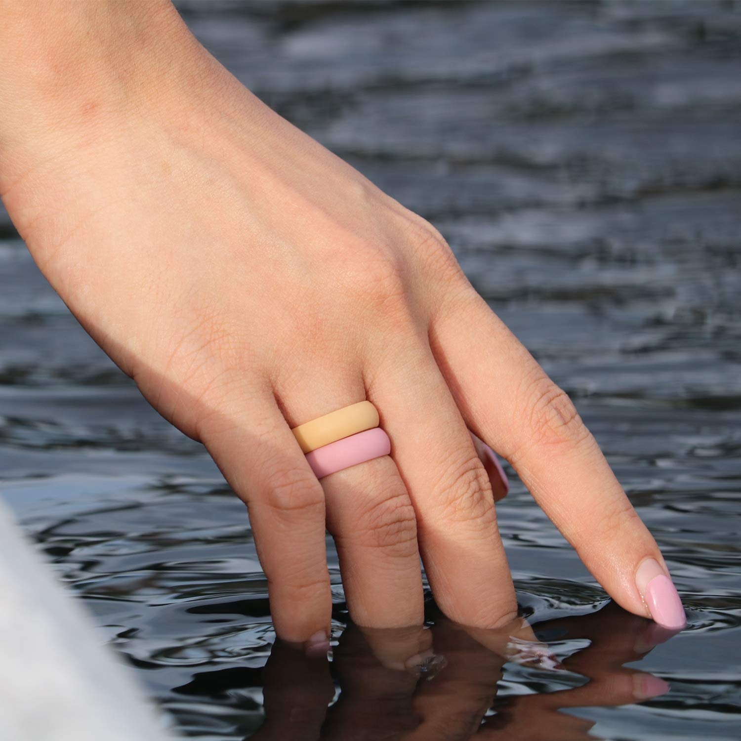 エンソリングス シリコンリング - ユニセックス ウェディングバンド - 幅4.3mm、厚さ1.75mm (ブルートパーズ, 8) エンソリングス レディース シリコン ウェディングリング - ハイポ