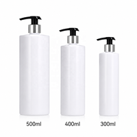 Bouteille en plastique PET YAN Packaging de 500 ml, cylindrique à épaule plate, transparente ambrée dépolie, avec pompe et collier en bambou, pour shampoing et savon liquide