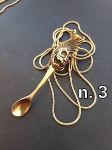 Collier vintage mini-cuillère en laiton avec pendentifs crânes d'animaux, bijoux unisexes style bohème gypsy tribal, colliers pendentifs cuillères - Product Image 2