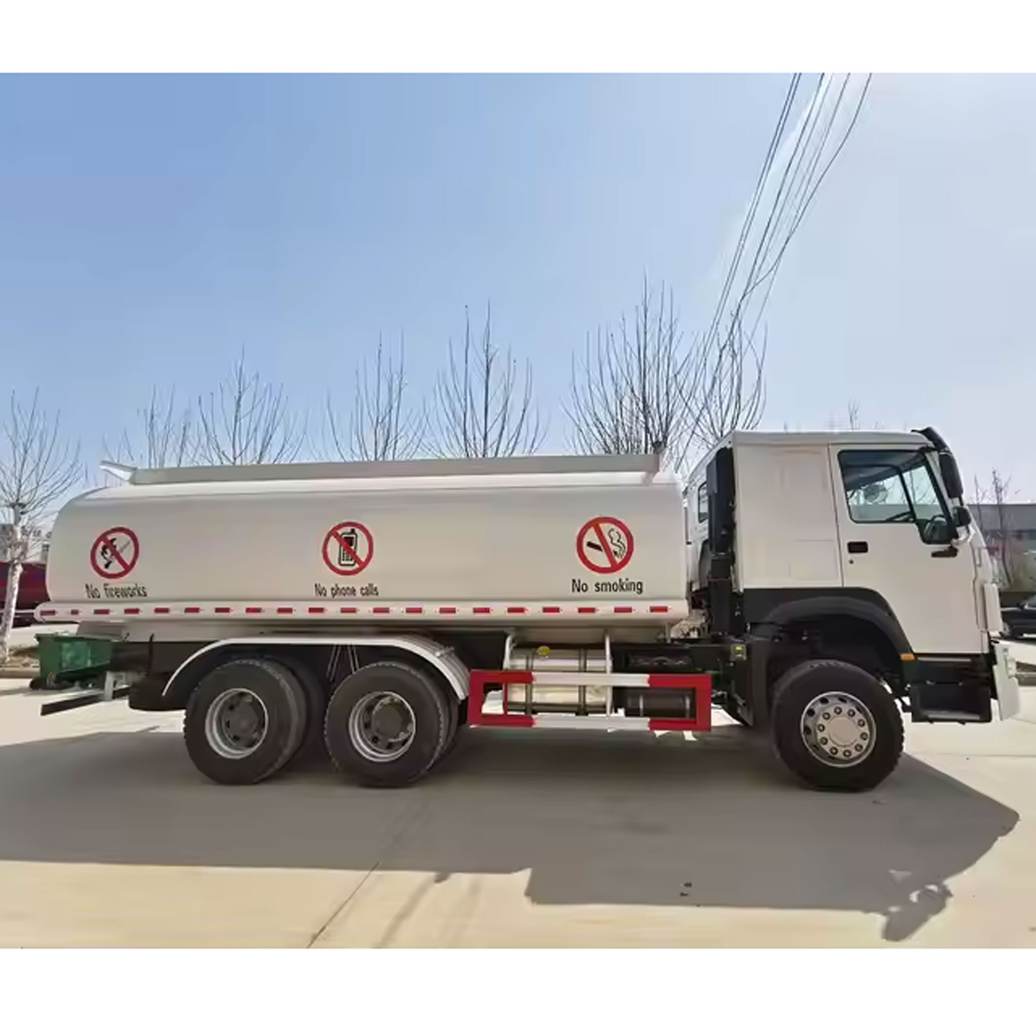 High-Quality WholesaleHOWO 375HP 6x4 Oil Tanker Truck