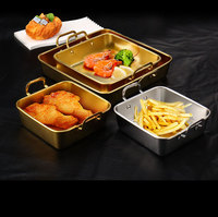 Assiette carrée minimaliste moderne en acier inoxydable avec double poignée, motif gaufré doré et fond plat pour les collations