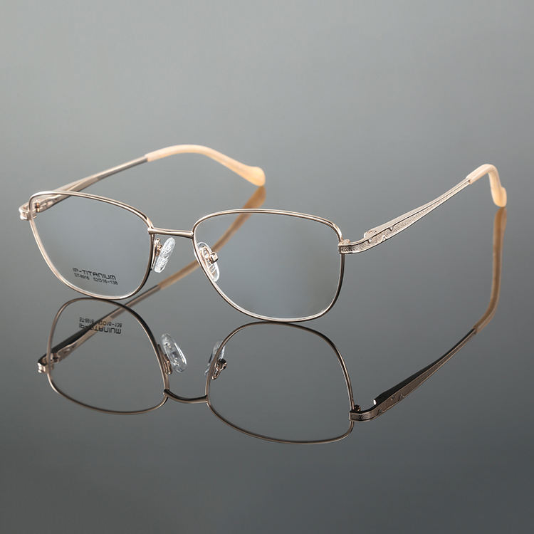 Monturas de gafas ópticas de titanio ultraligeras de moda de