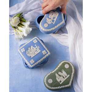 Boîtes de rangement décoratives Wedgwood de formes variées, designs élégants et raffinés de type vase pour l'organisation de la maison - Product Image 5