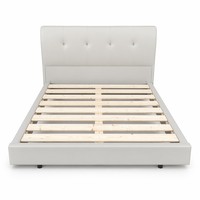 Lit double confortable et serein, design italien de luxe léger, avec cadre en bois massif et rembourrage en cuir écologique moderne couleur crème, vente en gros