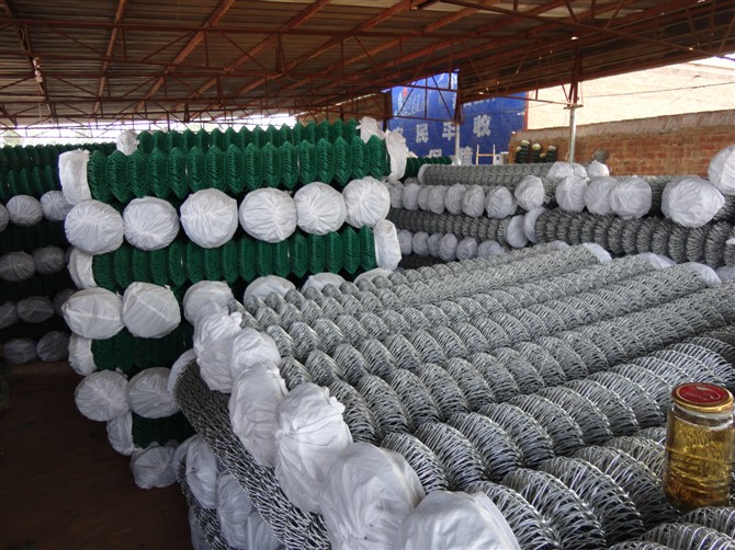 Decorative Protection Metal Chain Link Fence Easily Assembled