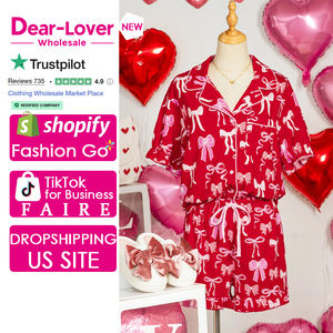 Conjunto de Pijama de 2 Piezas para Mujer Dear-Lover al por Mayor, Camiseta de Manga Corta con Estampado de Lazo Rojo Dulce y Pantalones Cortos con Volantes - Product Image 1