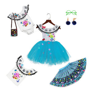 Expédition rapide - Robe Encanto pour filles, robe à épaules dénudées faite à la main, prête à être expédiée, ensemble de robe en soie Mirabel - Product Image 2