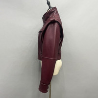 Blouson bomber court en cuir bordeaux pour femme, col montant, épaulettes, boutons-pression, style décontracté