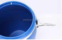 Fût en plastique bleu HDPE à ouverture supérieure de 220 litres (55 gallons) recyclable avec cerclage en fer