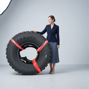ยางรถบรรทุกหนักใหม่ 385/65R22.5 12.00R24 รุ่นเรเดียล พรีเมียม ซีรีส์ สำหรับเปลี่ยน - Product Image 1