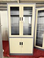 Armoires de classement en acier à porte vitrée réglable au design moderne avec serrure, écologiques pour le stockage dans les bureaux, les hôpitaux et les écoles
