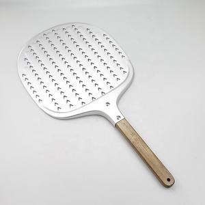 Cáscara de pizza de Aluminio perforado en forma de V <span class=keywords><strong>anodizado</strong></span> de 12 pulgadas para pizza casera con mango desmontable - Product Image 2