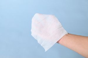 Lingettes démaquillantes en tissu non tissé doux, hypoallergéniques et adaptées pour <span class=keywords><strong>le</strong></span> <span class=keywords><strong>visage</strong></span> et les mains - Product Image 5