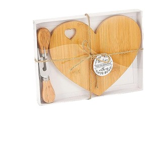 Plateau à fromage en bambou Songyi en forme de cœur, 8,3 x 6,9 pouces, avec ensemble couteau-fourchette pour servir fruits, pain et gâteaux - Product Image 5