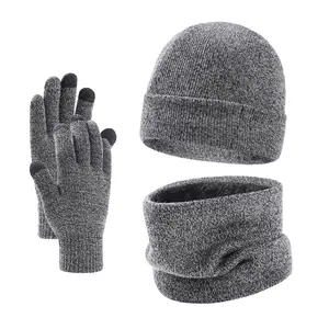 Disesuaikan logo patch musim dingin topi syal sarung tangan tiga potong set untuk pria topi rajutan dengan mewah musim dingin sweater topi syal