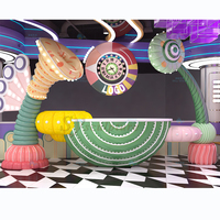 Grande sculpture personnalisée en fibre de verre Décoration intérieure de luxe pour balançoire Sculpture d'oiseau toucan couleur Finition peinture colorée
