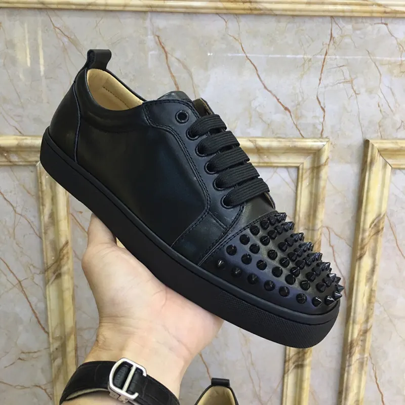 Sell 1:1 Top Quality Europe Luxury Women Fashion Sneaker Red Bottom Rivets Big Size Famous Brand Men Casual Shoes