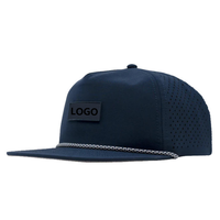 Casquette de golf et de baseball imperméable à 5 panneaux avec patch en cuir et caoutchouc découpé au laser et perforé, avec cordon